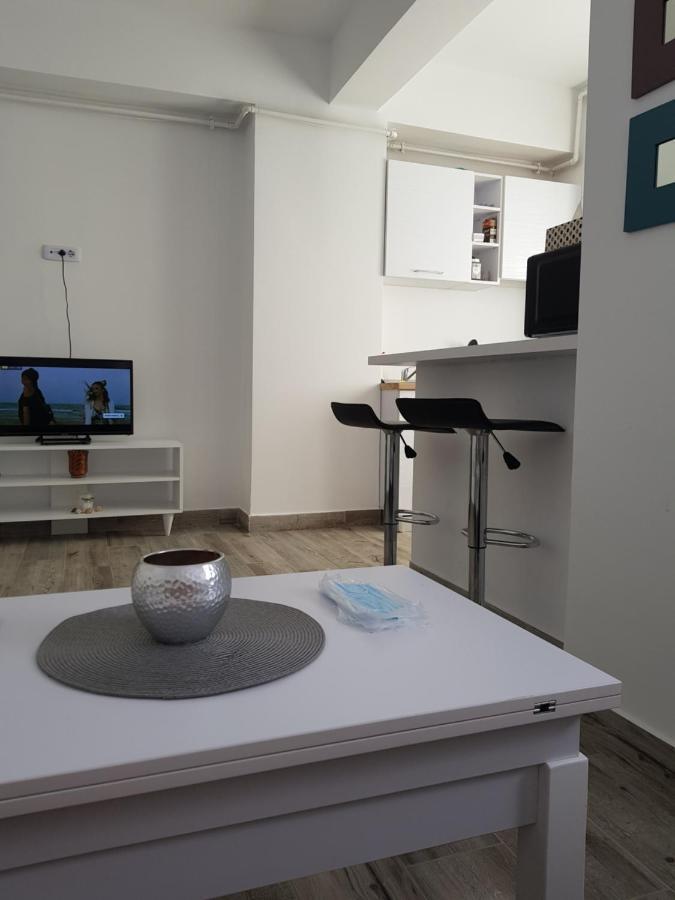 Moni Apartment Нэводари Экстерьер фото