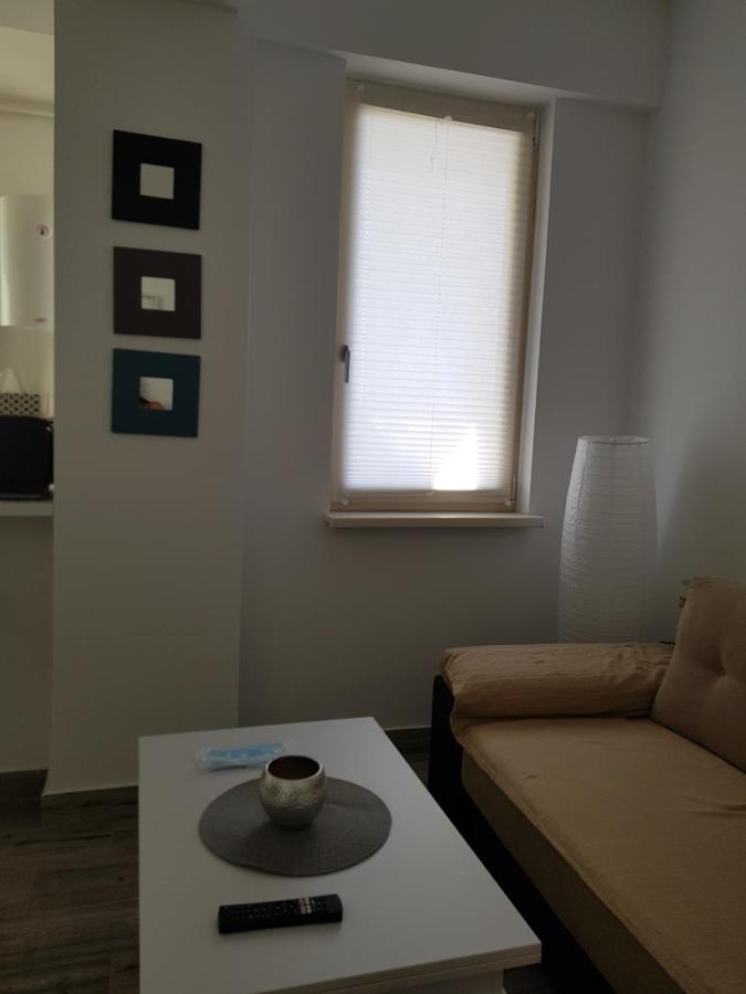 Moni Apartment Нэводари Экстерьер фото